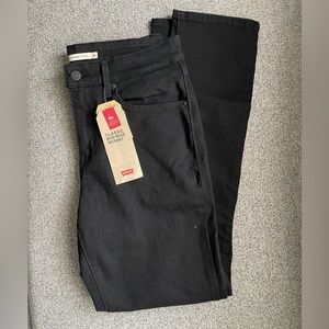 Brand new with tags- LEVIS Classic Mid Rise Skinny Jeans Size 30